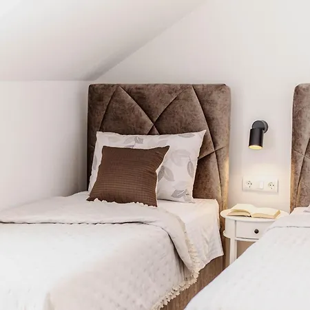 Monfrina 3 Luxury In The Old Town Near *