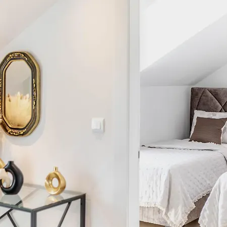 Monfrina 3 Luxury In The Old Town Near