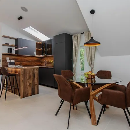 Monfrina 3 Luxury In The Old Town Near *