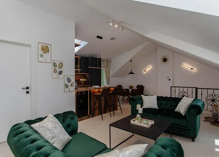 Monfrina 3 Luxury In The Old Town Near Apartment