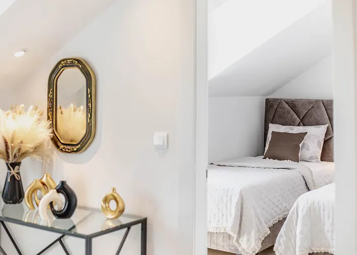 Monfrina 3 Luxury In The Old Town Near