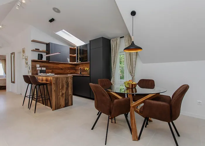 Monfrina 3 Luxury In The Old Town Near *