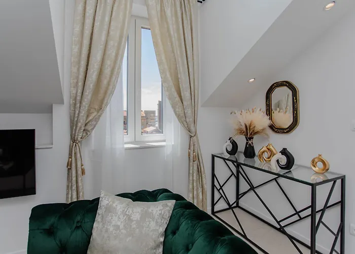 Monfrina 3 Luxury In The Old Town Near Appartement *