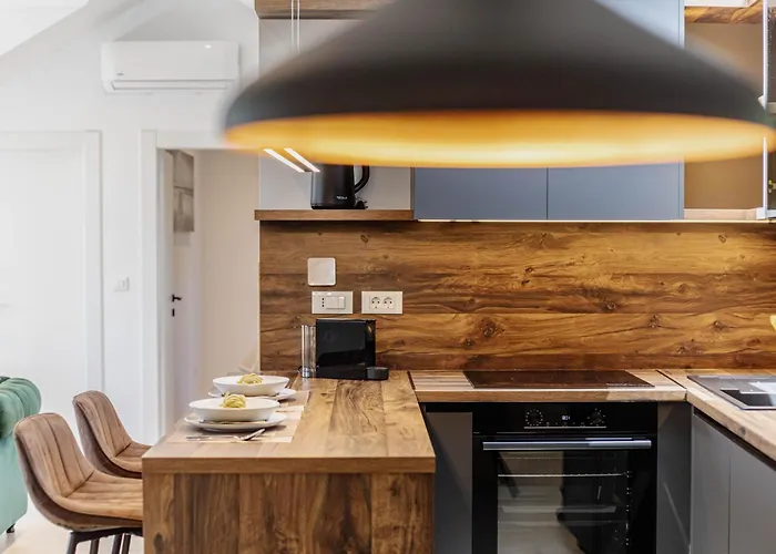 Apartment Monfrina 3 Luxury In The Old Town Near *