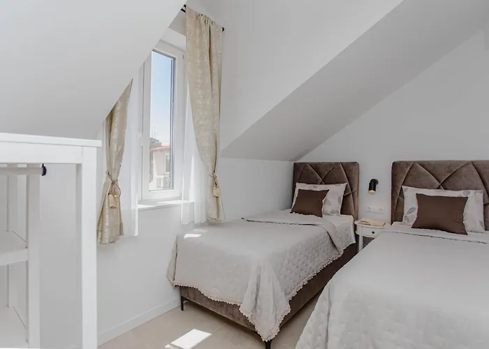 Apartment Monfrina 3 Luxury In The Old Town Near *