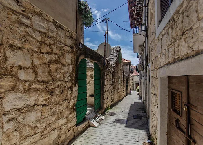 Monfrina 3 Luxury In The Old Town Near *