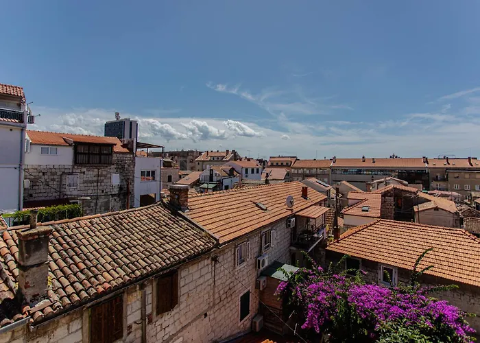 Monfrina 3 Luxury In The Old Town Near Appartement