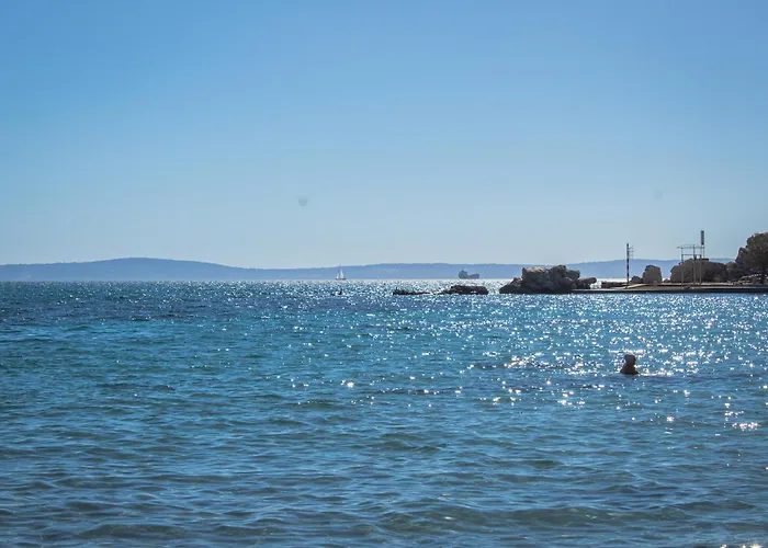 Monfrina 3 Luxury In The Old Town Near Apartment