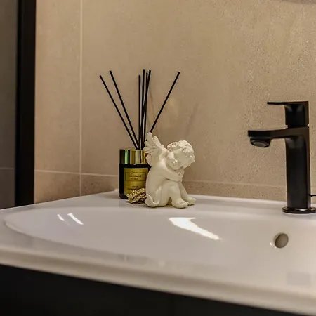 Monfrina 3 Luxury In The Old Town Near Appartamento