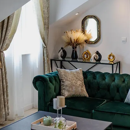 Luxury Monfrina 3 In The Old Town Apartment *
