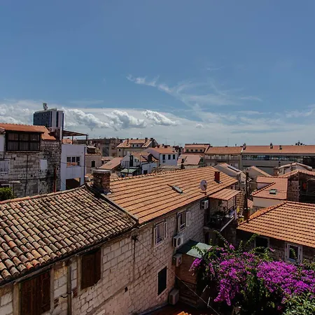 Monfrina 3 Luxury In The Old Town Near Appartamento